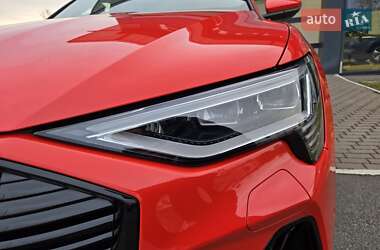 Позашляховик / Кросовер Audi e-tron 2021 в 