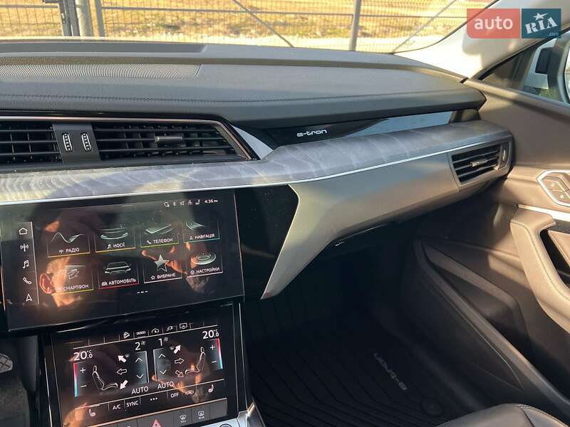 Внедорожник / Кроссовер Audi e-tron 2021 в Яворове