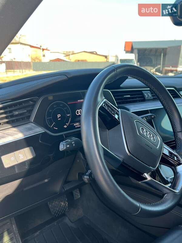 Внедорожник / Кроссовер Audi e-tron 2021 в Яворове