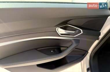 Внедорожник / Кроссовер Audi e-tron 2021 в 