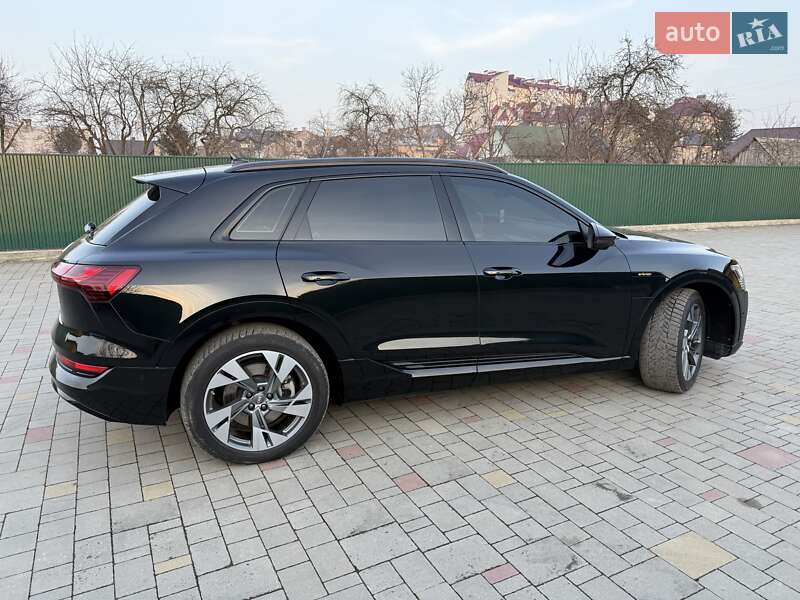 Позашляховик / Кросовер Audi e-tron 2020 в Надвірній