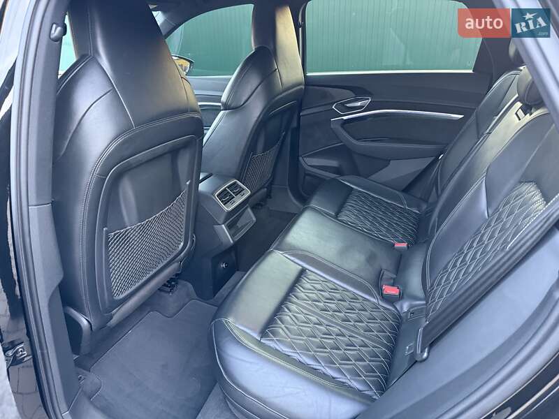 Позашляховик / Кросовер Audi e-tron 2020 в Надвірній