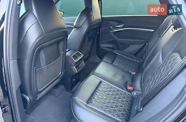 Внедорожник / Кроссовер Audi e-tron 2020 в 