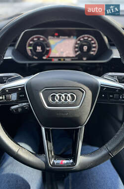 Внедорожник / Кроссовер Audi e-tron 2022 в 