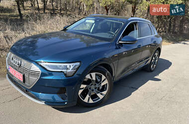 Внедорожник / Кроссовер Audi e-tron 2020 в 