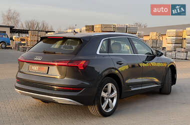 Внедорожник / Кроссовер Audi e-tron 2019 в 