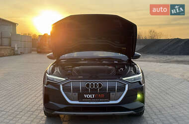Внедорожник / Кроссовер Audi e-tron 2019 в 