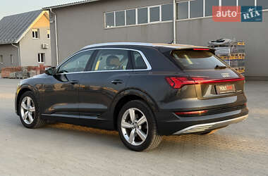 Внедорожник / Кроссовер Audi e-tron 2019 в 