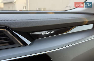 Внедорожник / Кроссовер Audi e-tron 2019 в 