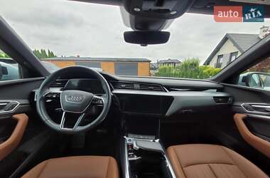 Внедорожник / Кроссовер Audi e-tron 2022 в 