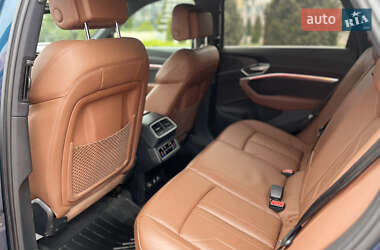 Внедорожник / Кроссовер Audi e-tron 2019 в 