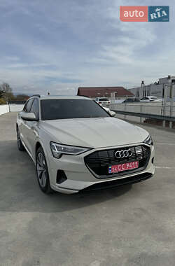 Внедорожник / Кроссовер Audi e-tron 2020 в 