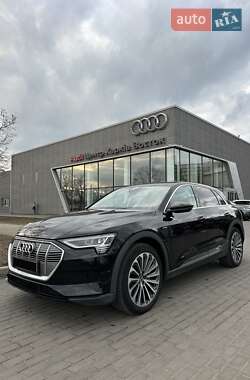 Внедорожник / Кроссовер Audi e-tron 2021 в 