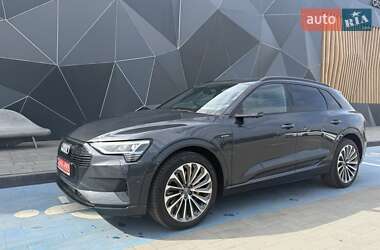 Позашляховик / Кросовер Audi e-tron 2019 в 