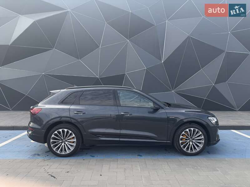 Внедорожник / Кроссовер Audi e-tron 2019 в Луцке фото 3 Внедорожник / Кроссовер Audi e-tron 2019 в Луцке