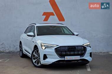 Внедорожник / Кроссовер Audi e-tron 2020 в 