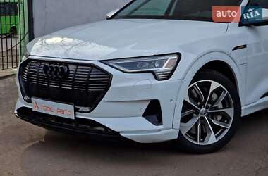 Внедорожник / Кроссовер Audi e-tron 2020 в 