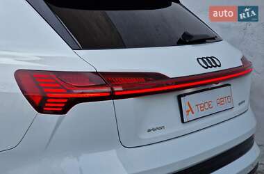 Внедорожник / Кроссовер Audi e-tron 2020 в 