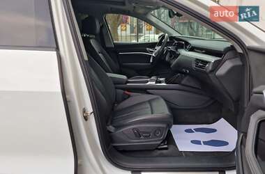 Внедорожник / Кроссовер Audi e-tron 2020 в 