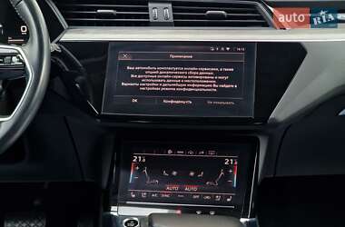 Внедорожник / Кроссовер Audi e-tron 2020 в 