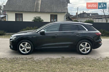 Позашляховик / Кросовер Audi e-tron 2020 в 
