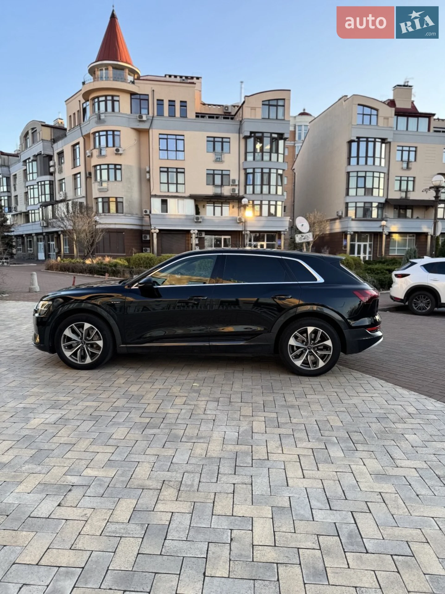 2019 Audi e-tron - мініатюра 16