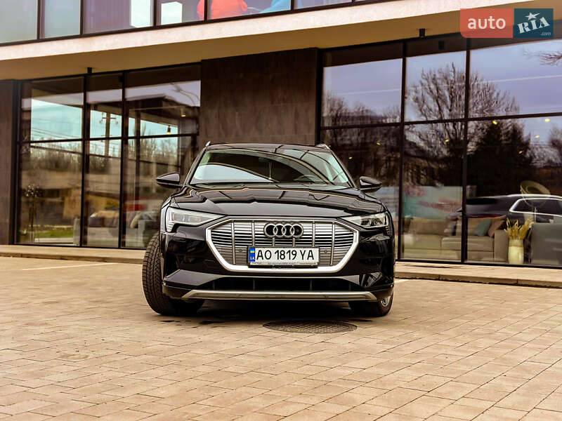 Внедорожник / Кроссовер Audi e-tron 2019 в Ужгороде