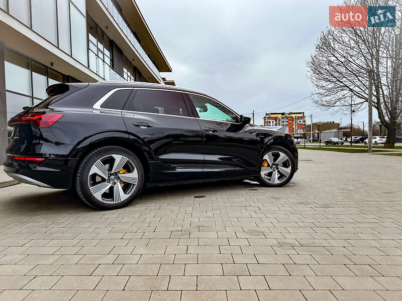 Внедорожник / Кроссовер Audi e-tron 2019 в Ужгороде