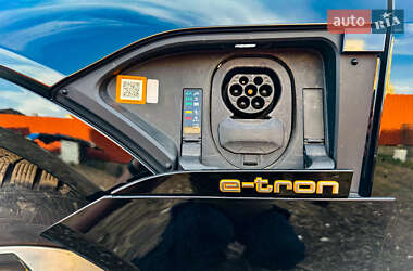 Внедорожник / Кроссовер Audi e-tron 2019 в 
