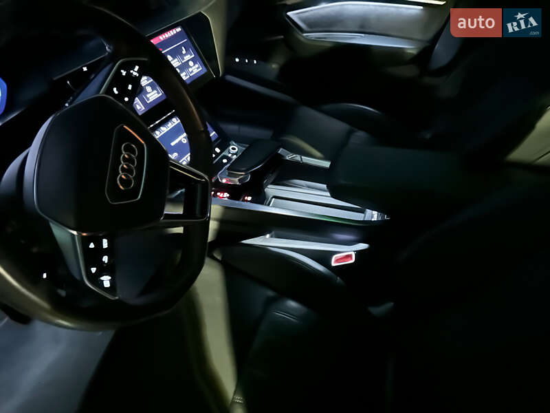 Внедорожник / Кроссовер Audi e-tron 2019 в Ужгороде