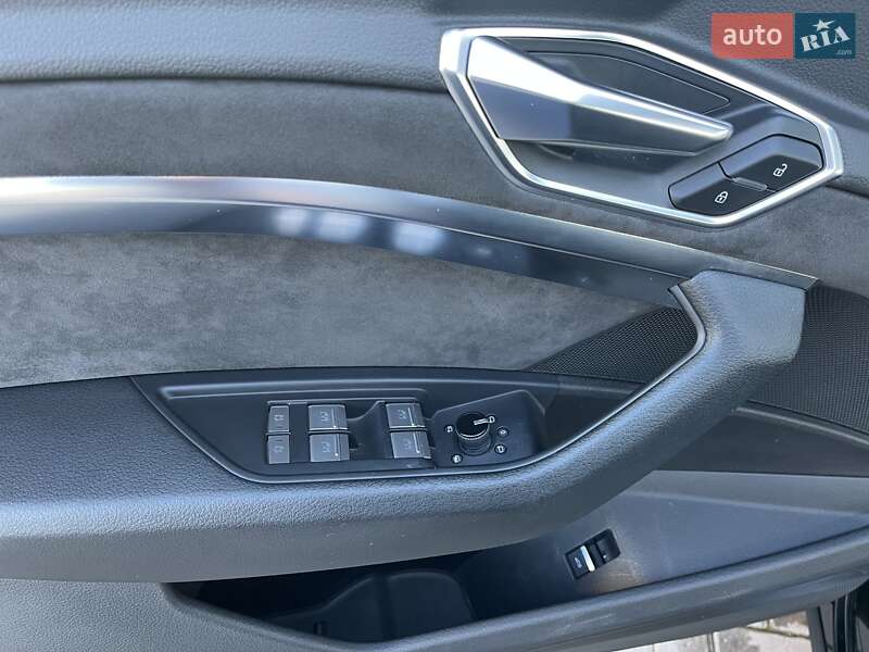 Внедорожник / Кроссовер Audi e-tron 2020 в Хусте