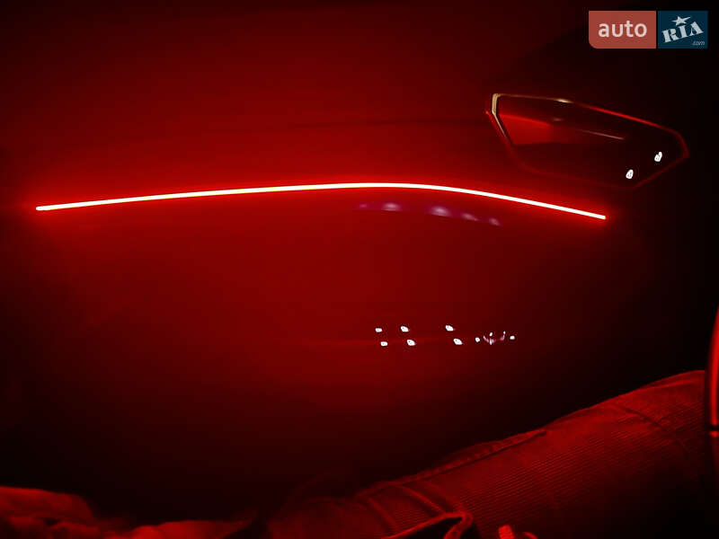 Внедорожник / Кроссовер Audi e-tron 2022 в Золочеве