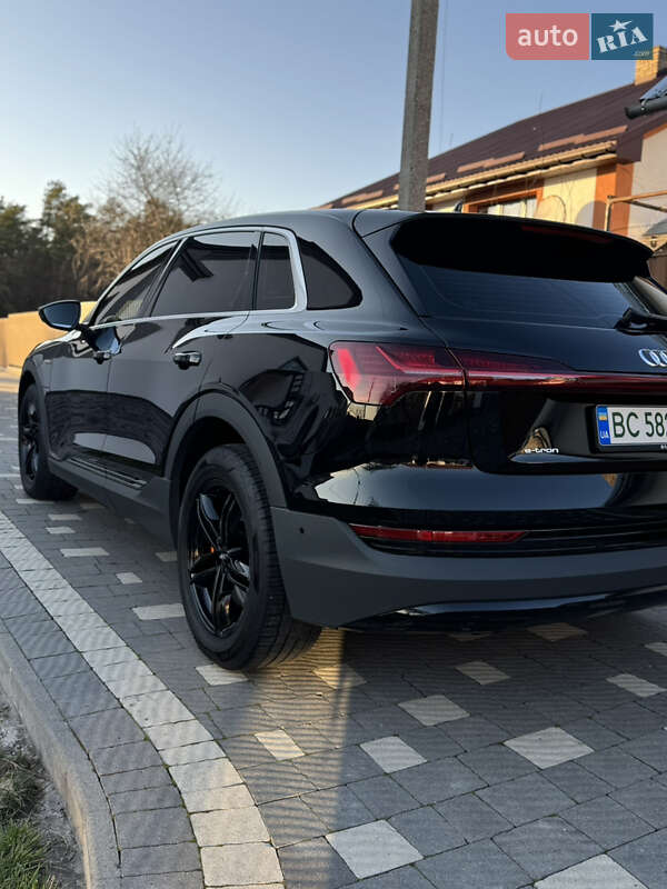 Внедорожник / Кроссовер Audi e-tron 2021 в Золочеве