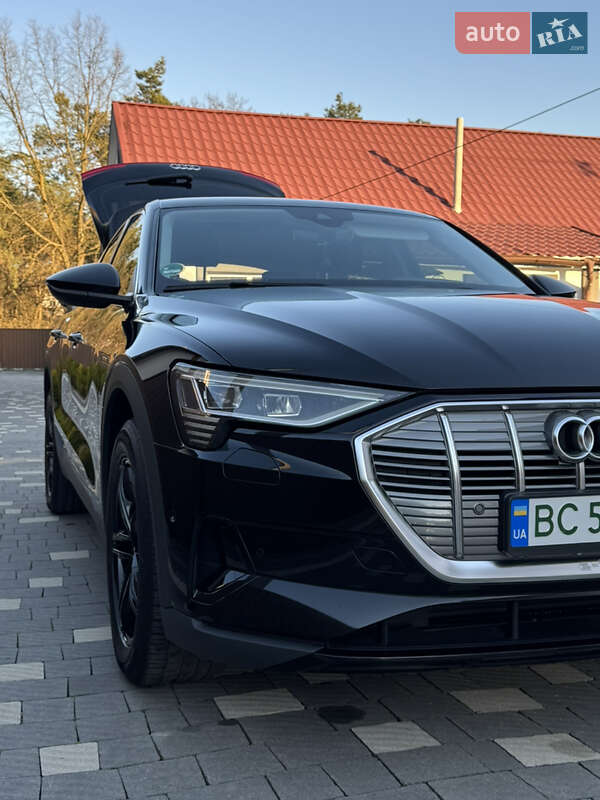 Позашляховик / Кросовер Audi e-tron 2021 в Золочеві