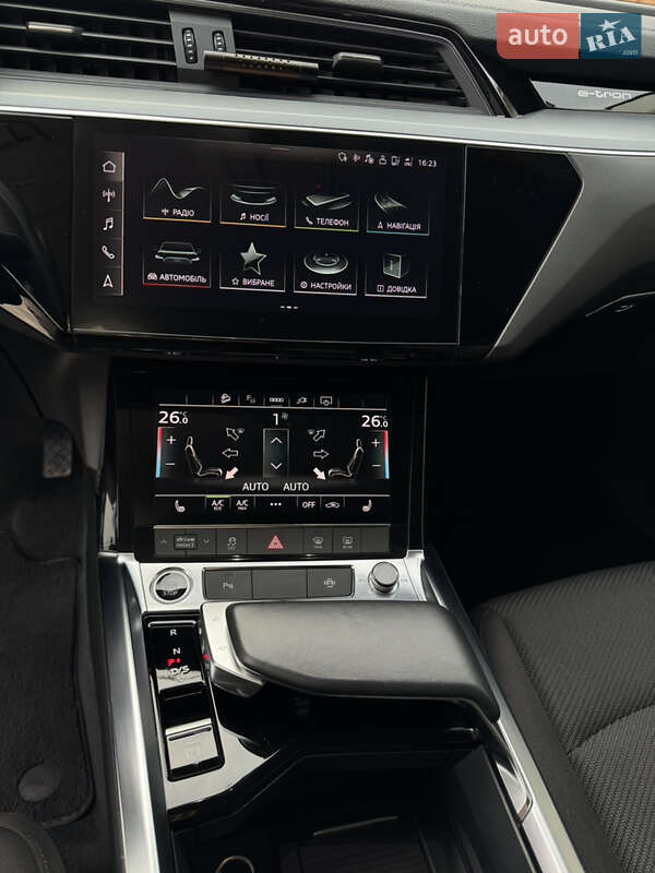Позашляховик / Кросовер Audi e-tron 2021 в Золочеві