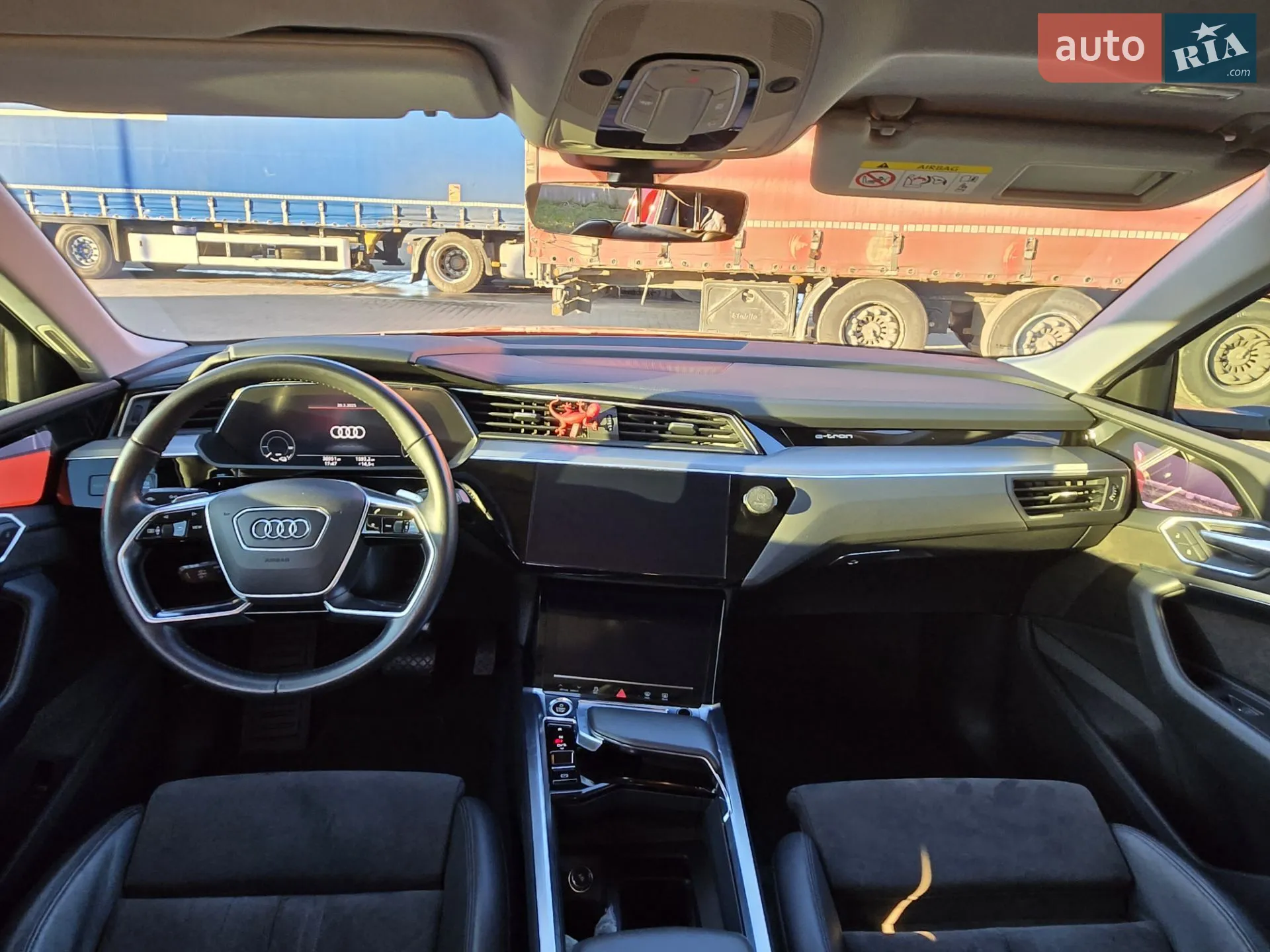 2020 Audi e-tron - мініатюра 22