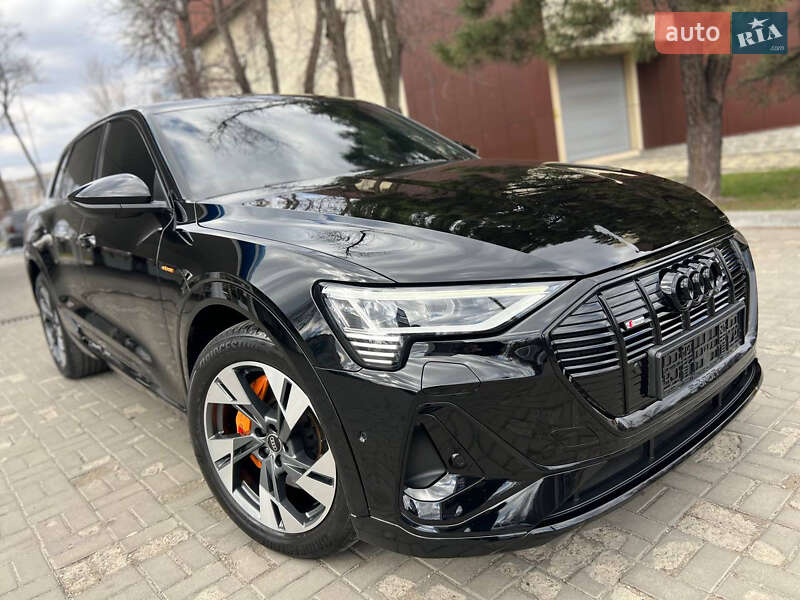 Внедорожник / Кроссовер Audi e-tron 2022 в Днепре фото 13 Внедорожник / Кроссовер Audi e-tron 2022 в Днепре