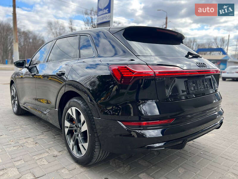 Внедорожник / Кроссовер Audi e-tron 2022 в Днепре фото 17 Внедорожник / Кроссовер Audi e-tron 2022 в Днепре
