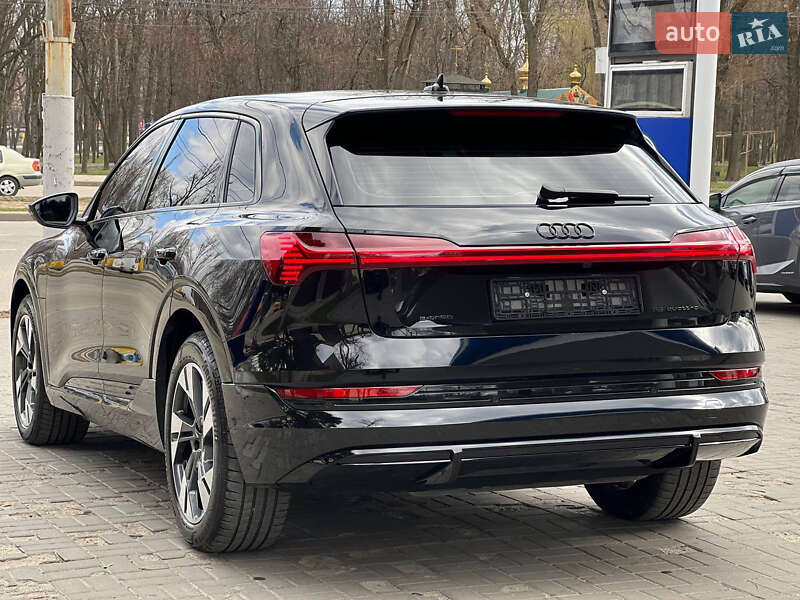 Внедорожник / Кроссовер Audi e-tron 2022 в Днепре фото 19 Внедорожник / Кроссовер Audi e-tron 2022 в Днепре