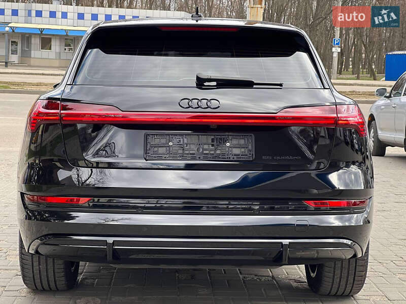 Внедорожник / Кроссовер Audi e-tron 2022 в Днепре фото 18 Внедорожник / Кроссовер Audi e-tron 2022 в Днепре