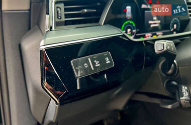 Внедорожник / Кроссовер Audi e-tron 2022 в 
