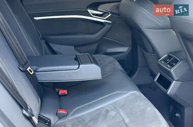 Внедорожник / Кроссовер Audi e-tron 2020 в 
