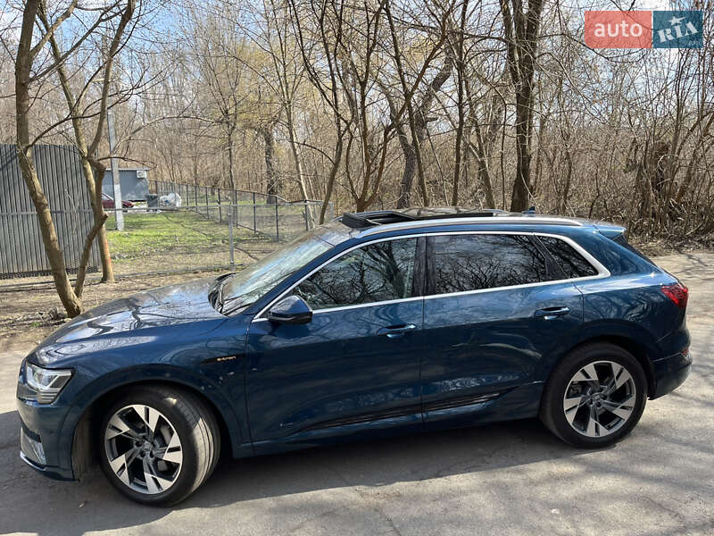 Внедорожник / Кроссовер Audi e-tron 2020 в Днепре