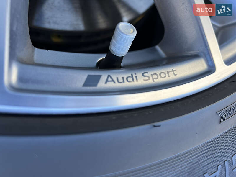 Внедорожник / Кроссовер Audi e-tron 2022 в Ужгороде
