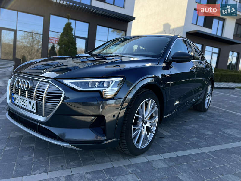 Внедорожник / Кроссовер Audi e-tron 2022 в Ужгороде