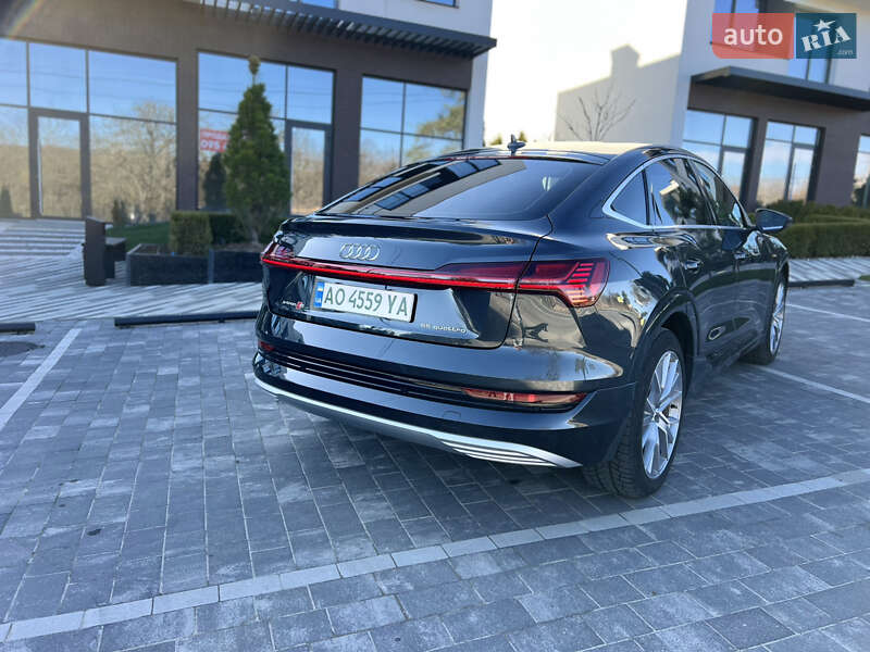 Внедорожник / Кроссовер Audi e-tron 2022 в Ужгороде