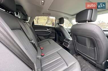 Внедорожник / Кроссовер Audi e-tron 2022 в 