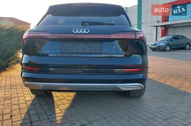 Внедорожник / Кроссовер Audi e-tron 2019 в 