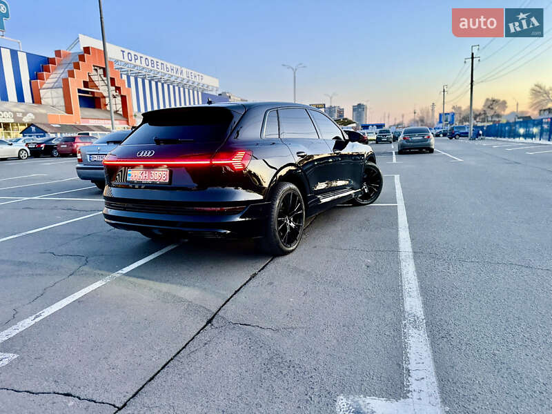 Внедорожник / Кроссовер Audi e-tron 2020 в Одессе