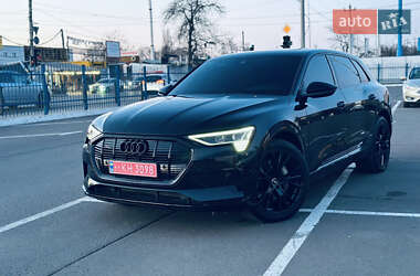 Внедорожник / Кроссовер Audi e-tron 2020 в 